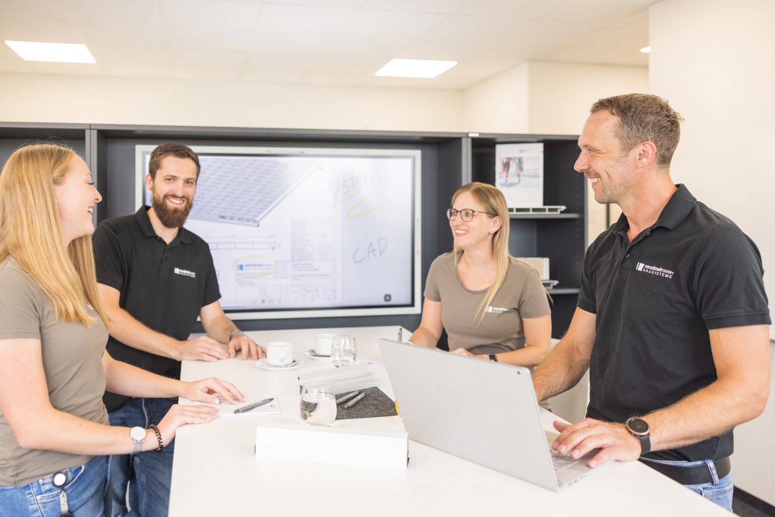 Team in Kreativzone_Sandmeir Bausysteme GmbH