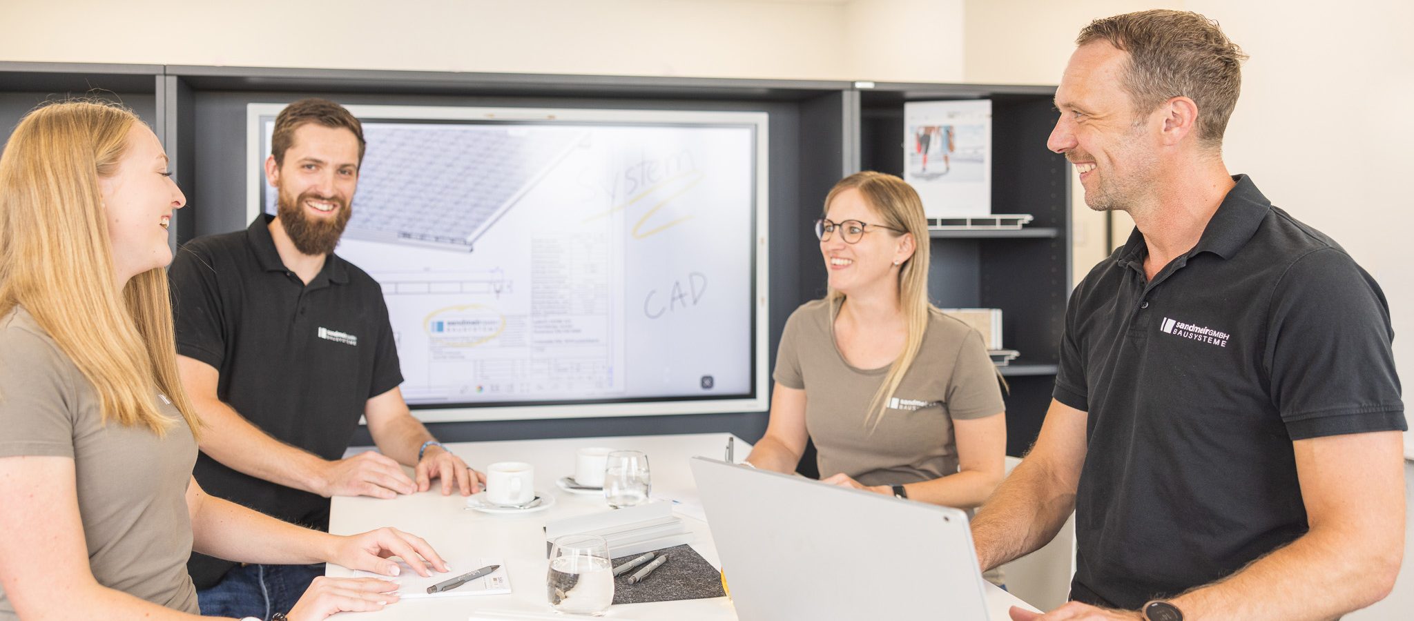 Team in Kreativzone_Sandmeir Bausysteme GmbH